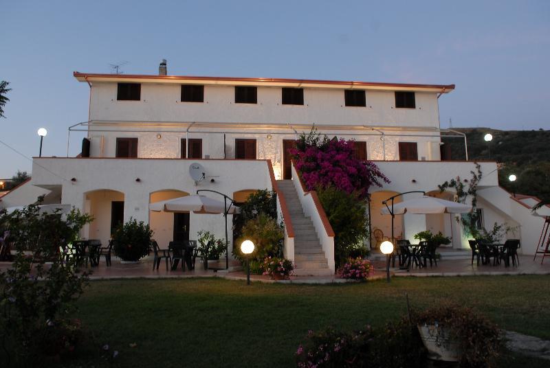 Villa Catalano Паола Екстериор снимка